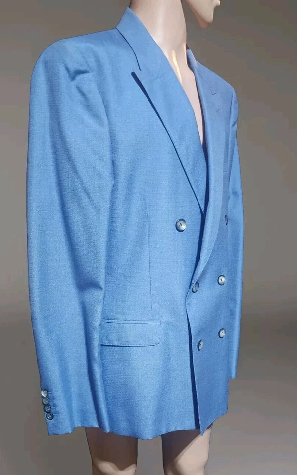 **Eleva tu estilo con Alexander McQueen** Foto 2 de 4