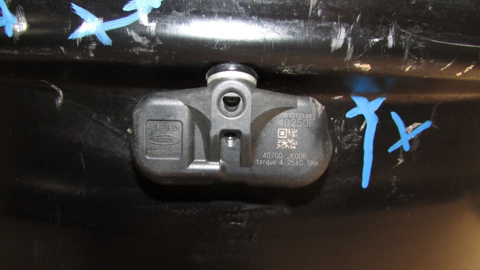 CARGADOR DODGE CHALLENGER HELLCAT DEMON SRT RT/CADA UNO 20X9 NEGRO PARA RUEDA Foto 4 de 4