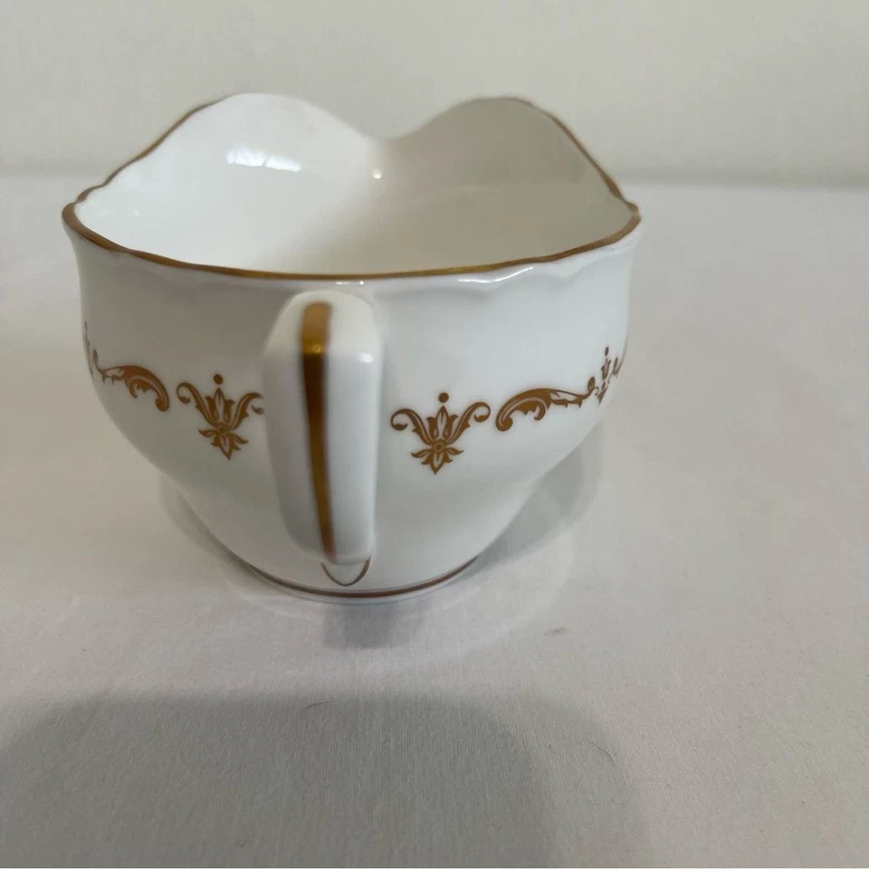 Фарфоровый сливочник Royal Worcester Elegant White and Gold Chantilly - Изображение 4 из 4