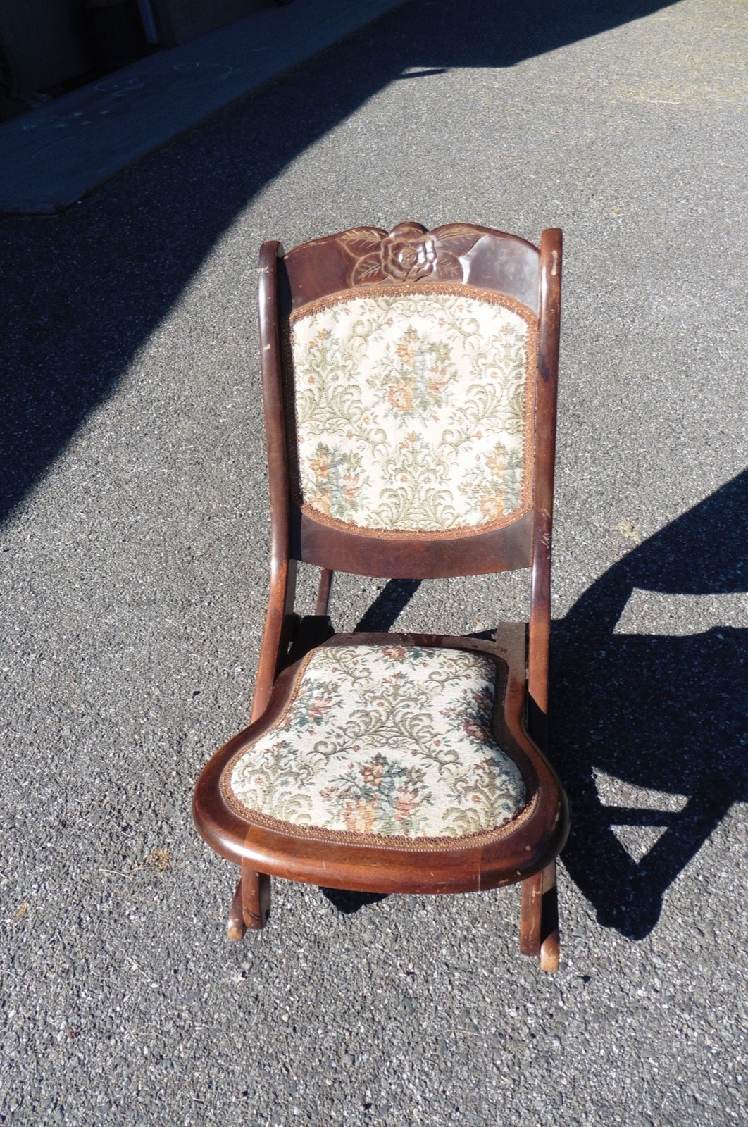 VTG Victorian Folding Carved Wooden Rose Rocking Chair Sewing