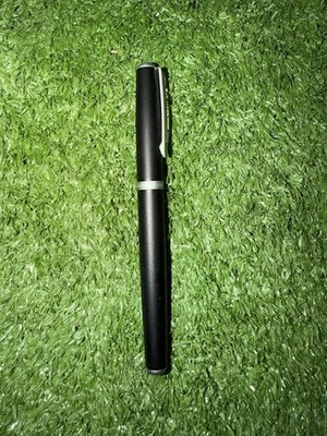 Diplomat Magnum Fountain Pen in Matte Black
