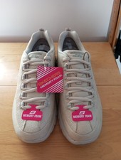 Nuovissime scarpe da ginnastica Skechers Elite taglia UK 4 memory foam beige stringate nuove con etichette