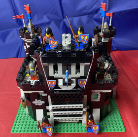 Vintage LEGO Set: Black Monarch's Castle 6085 Complete Except String - Pre-Owned
