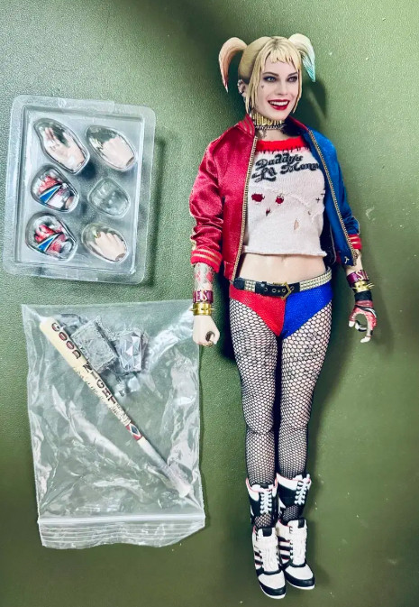 Hot Toys_Movie Masterpiece Harley Quinn Suicide Squad Custom_MMS383_USED