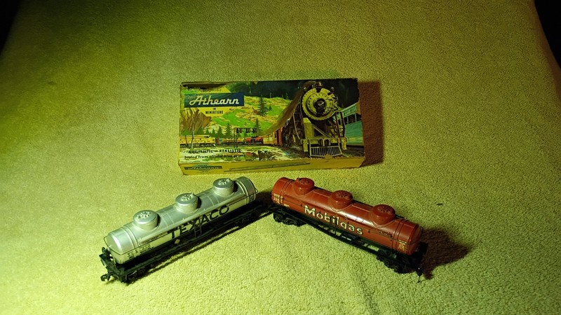 2 Athern Triple Dome Tank Cars Texaco 270 kit 1501 Mobilgas 2387 Kaydee Spr cpls