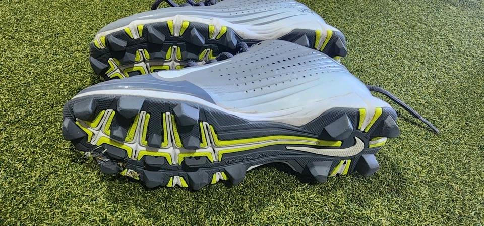 NIKE VAPOR - Zapatos de béisbol jóvenes grises/blancos Fastflex Mid, niños o niñas talla 13c Foto 3 de 3