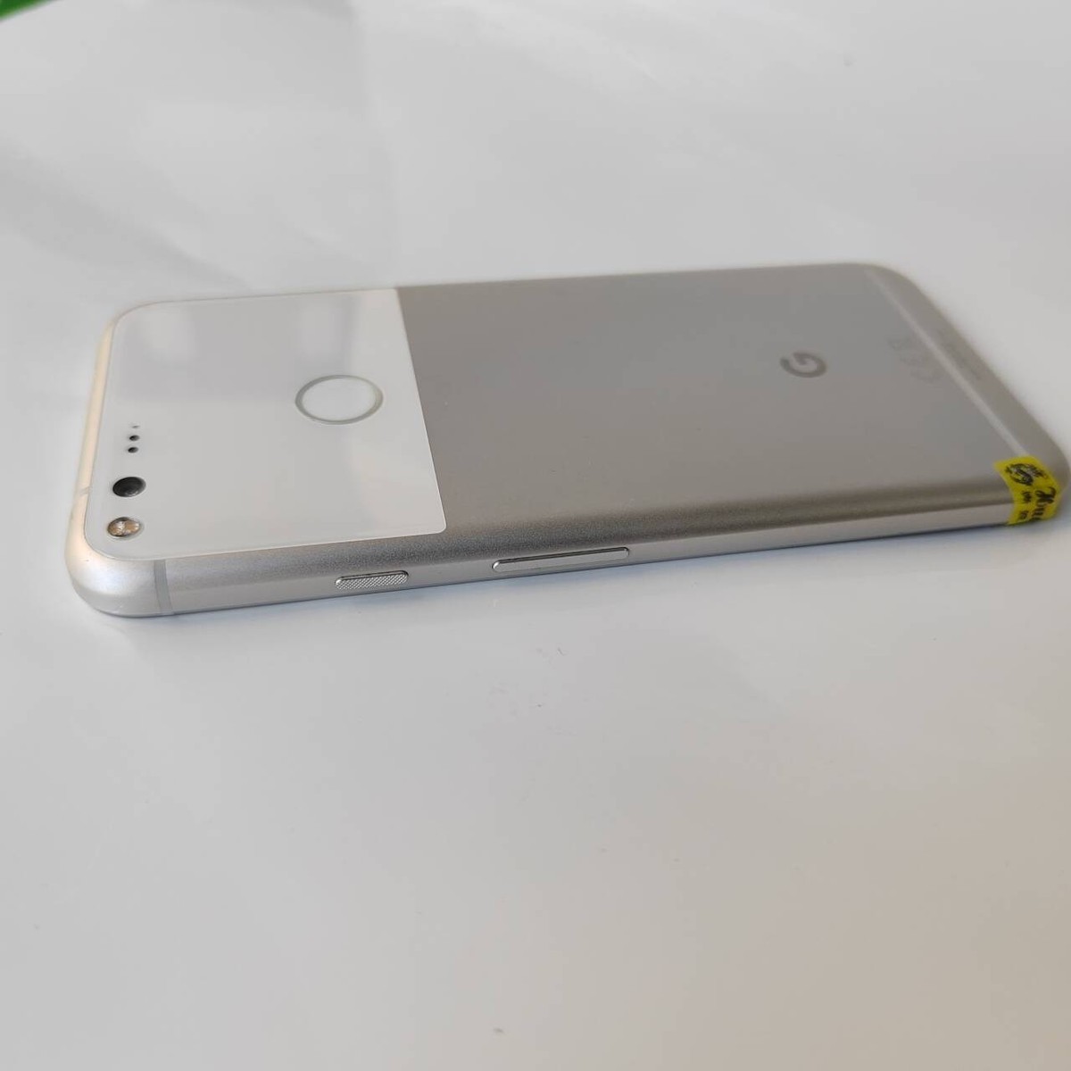 Original Google Pixel (1st Gen) - 2016 Pixel XL Unlocked 4G 32