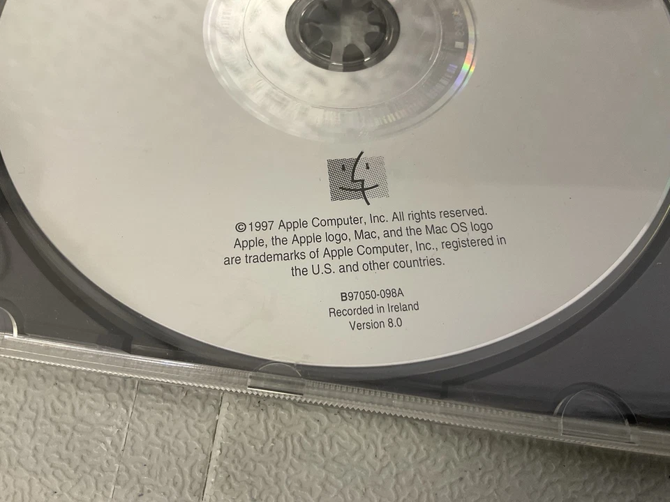 Apple Mac OS 8 Install CD – Original Vintage Macintosh System Disc - Image 3 of 4