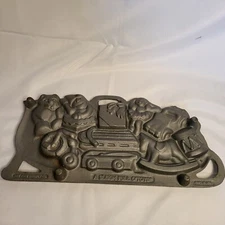 Vtg John Wright Christmas Sleigh Full O’ Toys Cast Iron Mold Baking Pan 1986 