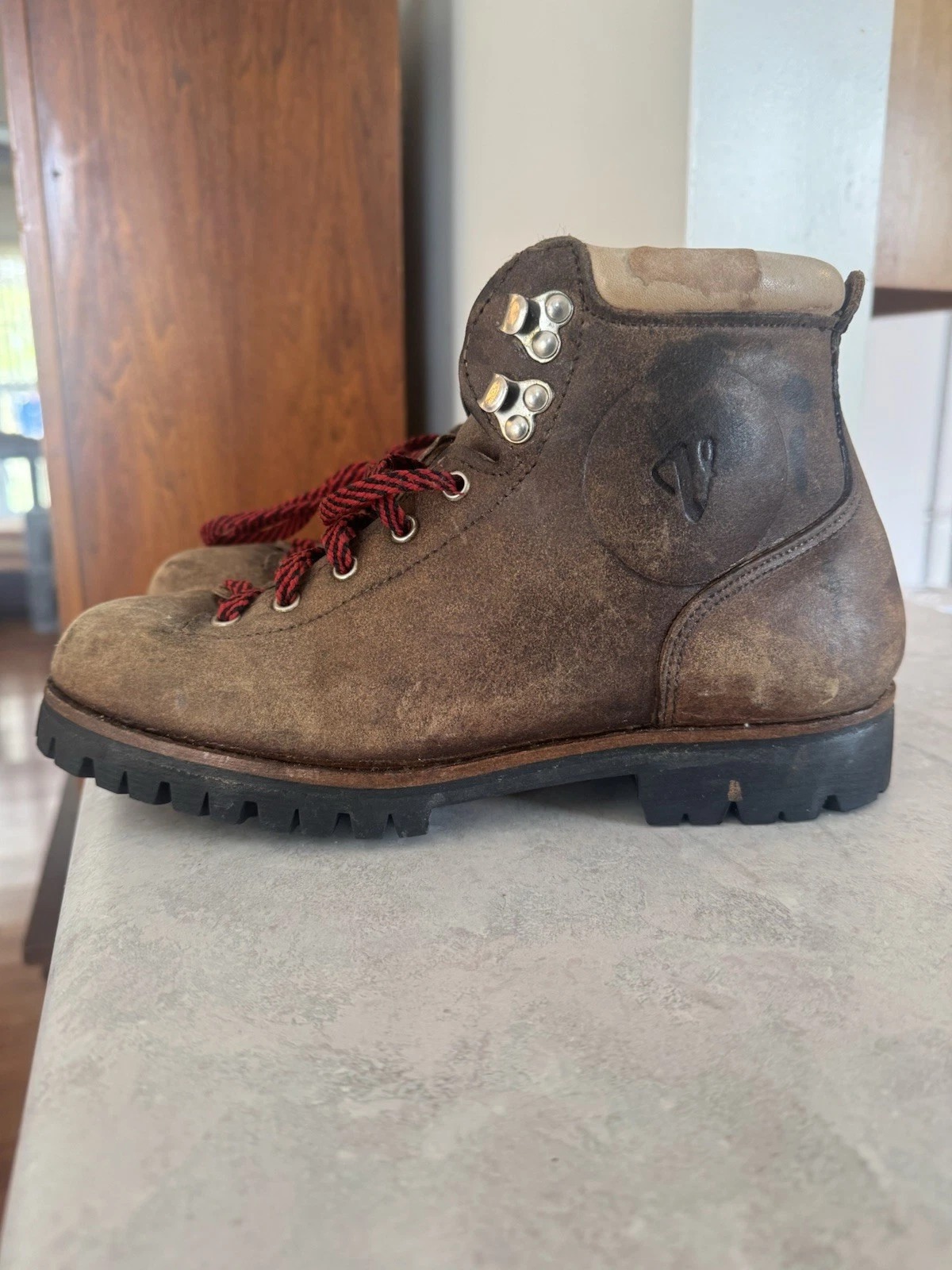 Vintage 1980s Vasque Mountaineering Hiking Boots Size 7.5 Made In Italy