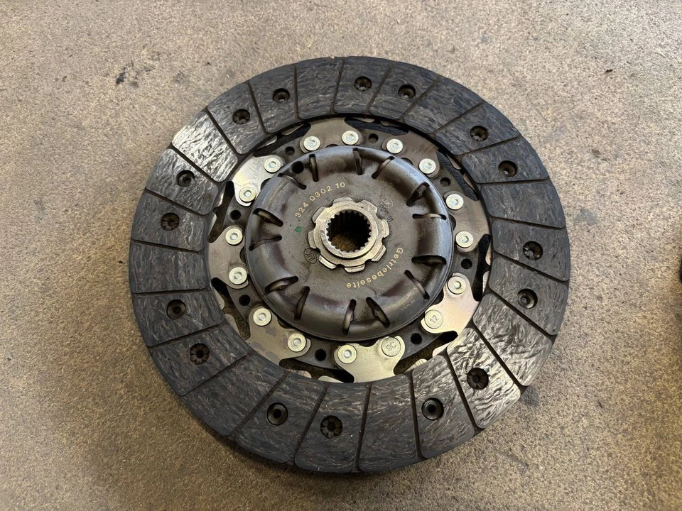 LUK Schwungscheibe AUDI S3 A3 8L TT 8N VW Golf 4 1.8T Schwungrad Kupplung - Bild 4 von 4