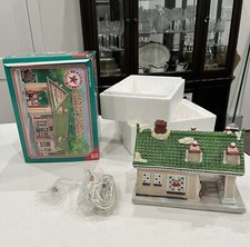 Vintage 1995 Texaco Town Filling Station Item No. 09490T First In The Series