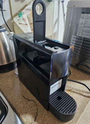 Nespresso Essenza Mini C30 Coffee Machine 220-240V - Black