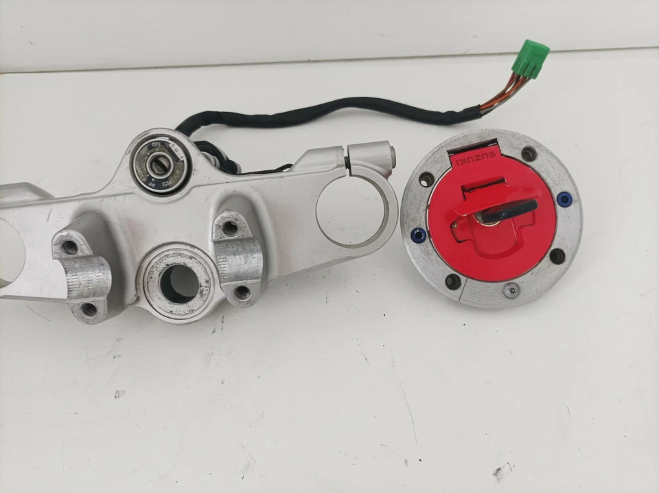 Suzuki Bandit 600 Lock Kit 2000/2005 - Image 2 of 4