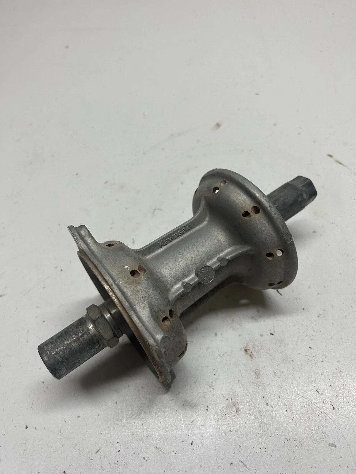 1996 96 Kx125 KX 125 Kawasaki Front Wheel Hub Axle Shaft