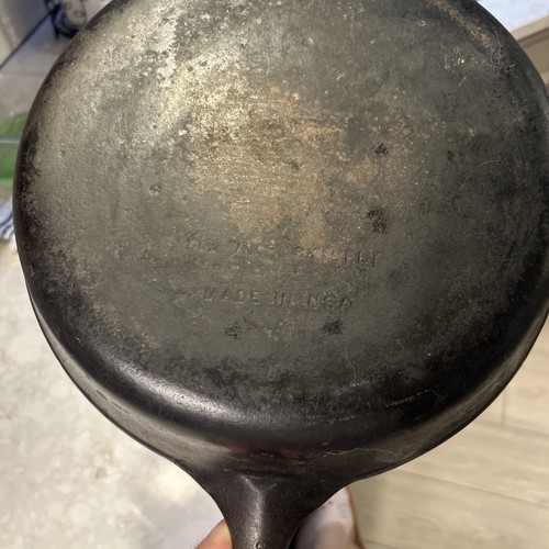 Unbranded #10 Cast Iron Skillet 11 3/4 inch Double Spout Made In USA USED READ! - Picture 8 of 9