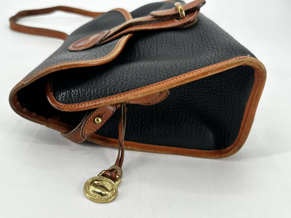 Vintage Dooney And Bourke All Weather Leather Black Essex Crossbody - Image 4 of 4