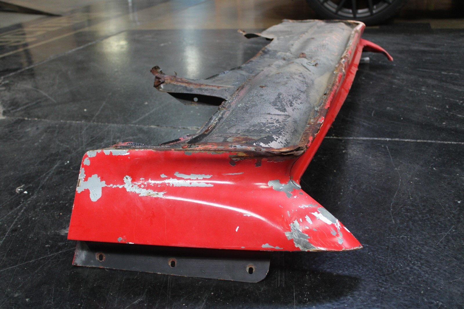 Ferrari Mondial, Front Spoiler Valance w/Sides, Damaged, Used