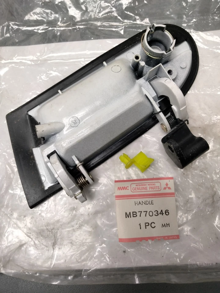 Передняя наружная ручка Mopar/Mitsubishi NOS Dr Rt. Dodge Stealth 91-94 и 3000 GT - Изображение 2 из 2