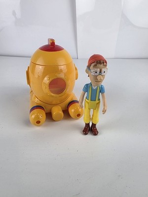 Paw Patrol Captain Turbot figure with his yellow diving bell submarine 