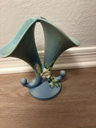Roseville Vintage Pottery White Rose Double Cornucopia, Shape 145-8, Ciel Blue