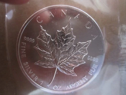 1 oz Silver Maple Leaf .9999 Pure 2010 Canada $5 SML  Original  RCM sealed