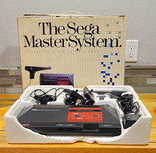 SEGA Master System Console Bundle Box Light Phaser 2 Controllers + 6 Games