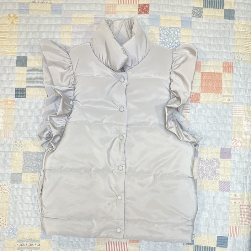 Women's Gray Solid Short Puffer Vest Ruffle Accents Snap Closure Insulated S