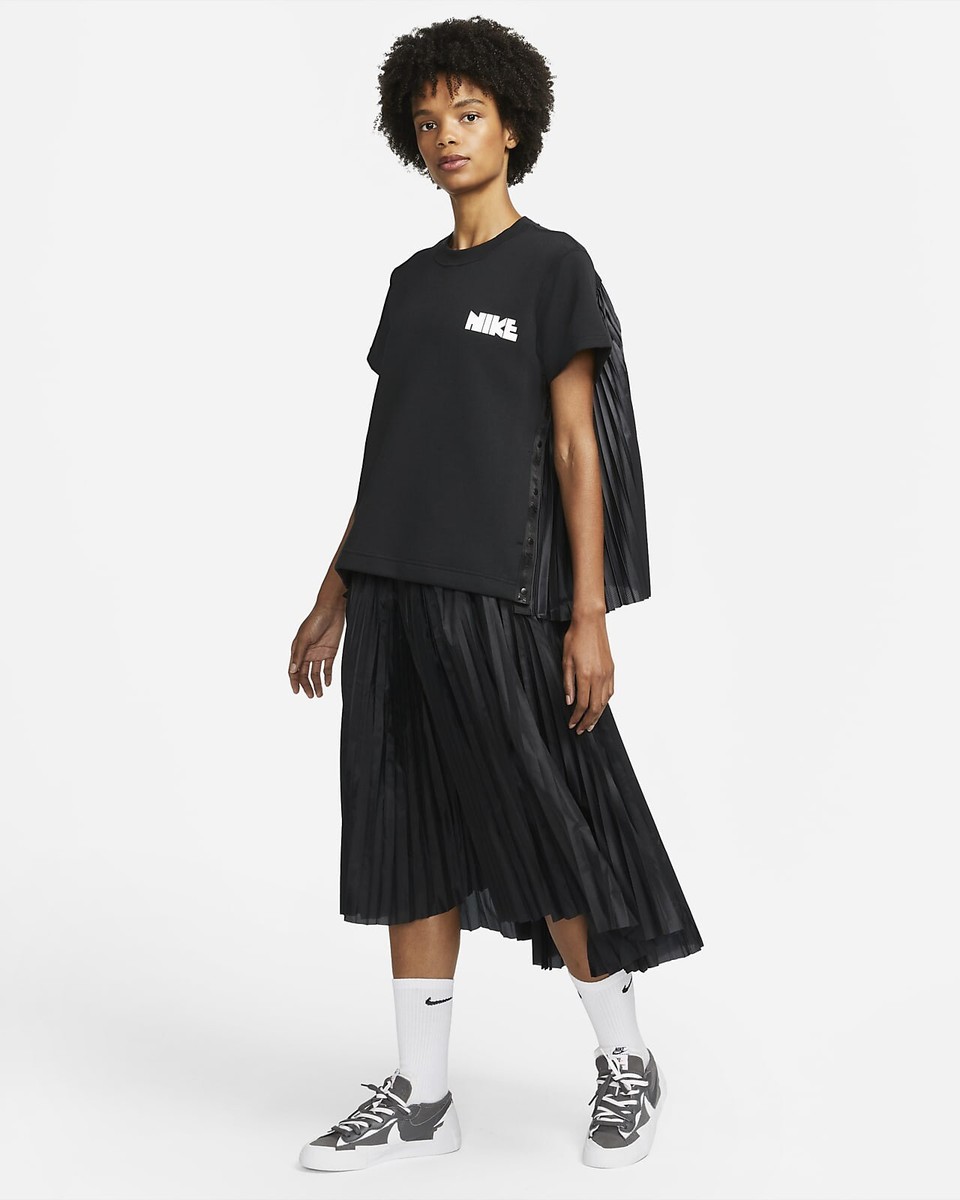 $500 Nike x Sacai Womens Pleated Skirt CV5713-010 Black Size $500 Nike x Sacai Womens Pleated Skirt CV5713-010 Black Size