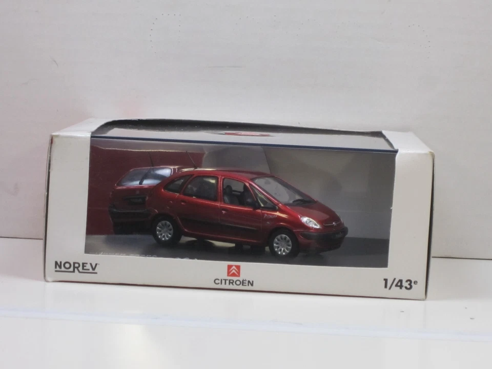 Citroen Xsara Picasso in rotmetallic Citroen-Box Norev 1:43 - Bild 1 von 4