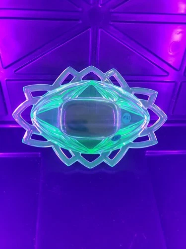 VTG Depression Uranium UV GLOW Pyramid Serving Dish Art Deco.