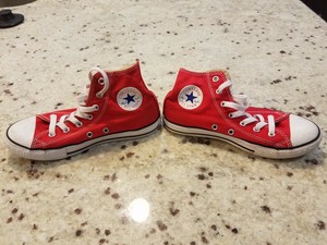 red high top converse size 3
