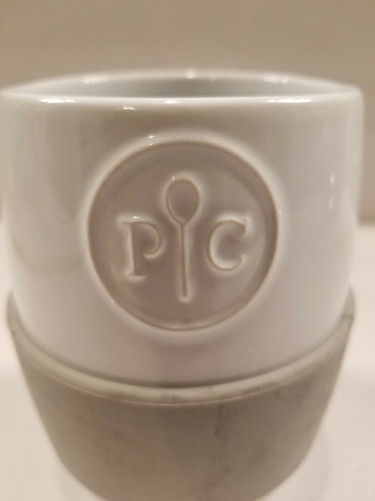 Pampered Chef Egg Cooker White with Gray Gripper No Lid Model B421