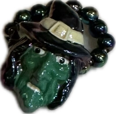 VTG STRETCHY BEADED WITCH HALLOWEEN RING BLACK GREEN SCARY TRICK OR TREAT GIFT