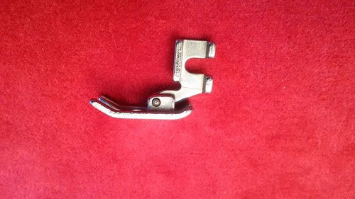 Singer Low Shank Hinged Zig Zag Foot 179600 F*S - Picture 9 of 10