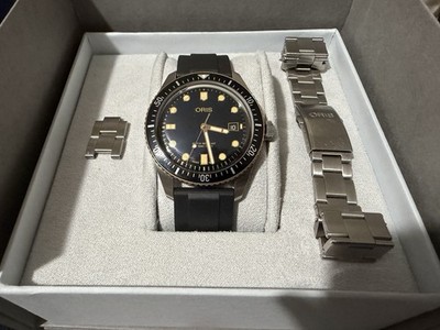 Oris Diver Sixty-Five -01 733 7720 4354-07 8 21 18- Bracelet (see Descr.)+Strap