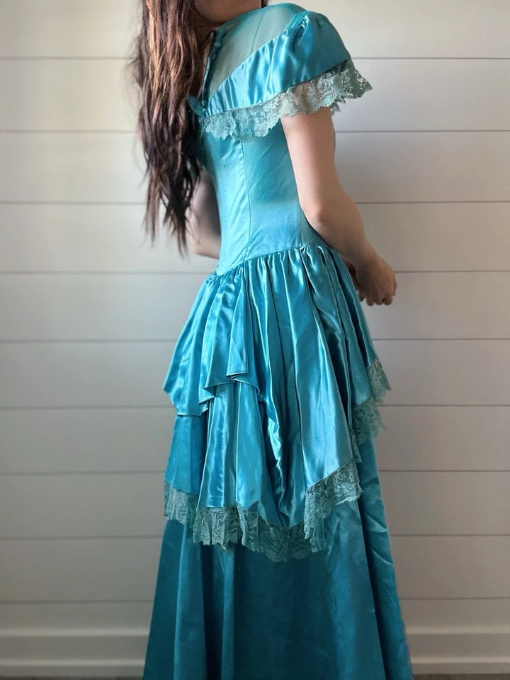 Vintage 1940s Satin Taffeta Blue Ballgown With Lace Accents Formal Dress Prom - Image 3 of 4