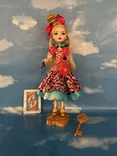 Ever After High ~ Apple White Way Too Wonderland Complete Stand Diploma