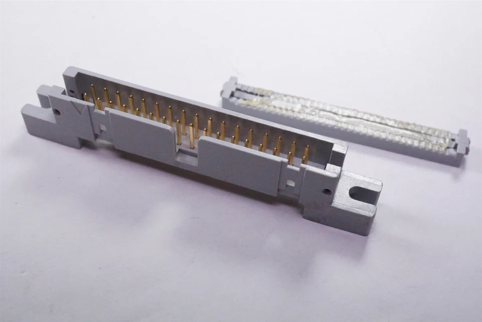 4634-6000 3M Wiremount Plug Flat Ribbon Cable Male Vert 50 Pos Flange Gold USED - Image 3 of 4