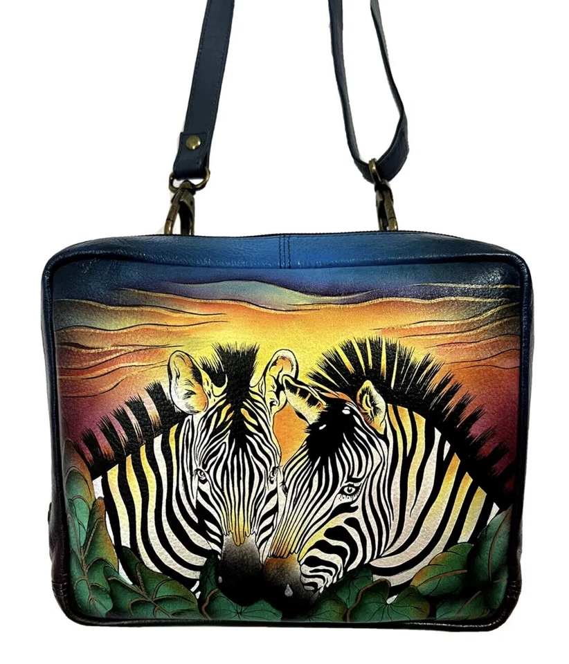 Bandolera organizadora de cuero pintada a mano Anuschka - puesta de sol cebra - nueva con etiquetas - original $176