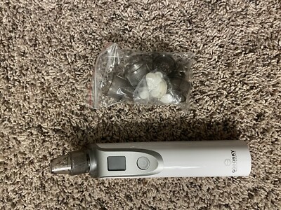 Blackhead Remover, Pore cleanser Vacuum Blackhead removal Suction. See Details 
