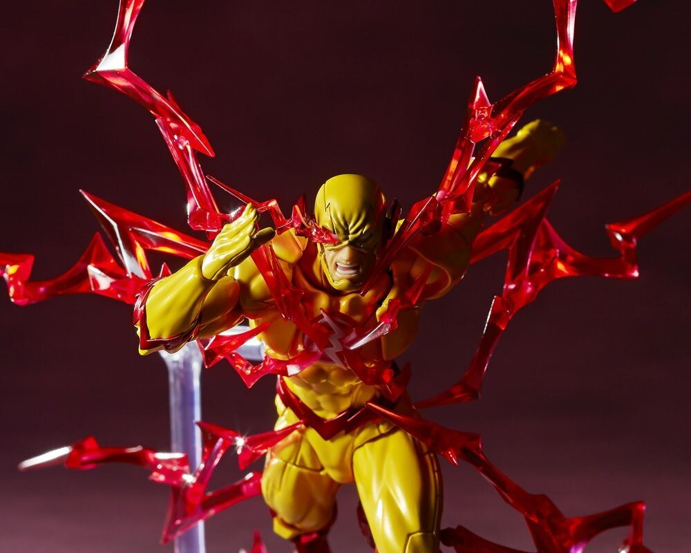 akadodo様 Amazing Yamaguchi Revoltech REVERSE FLASH DC Auth. Figure