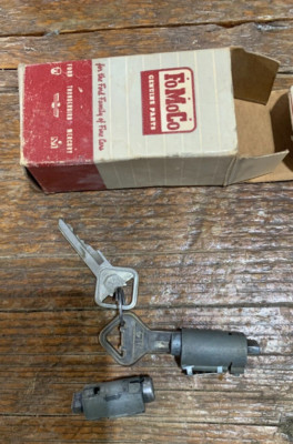 NOS FoMoCo 1952-1959 Ford Passenger Ignition Lock Cylinder 2 keys