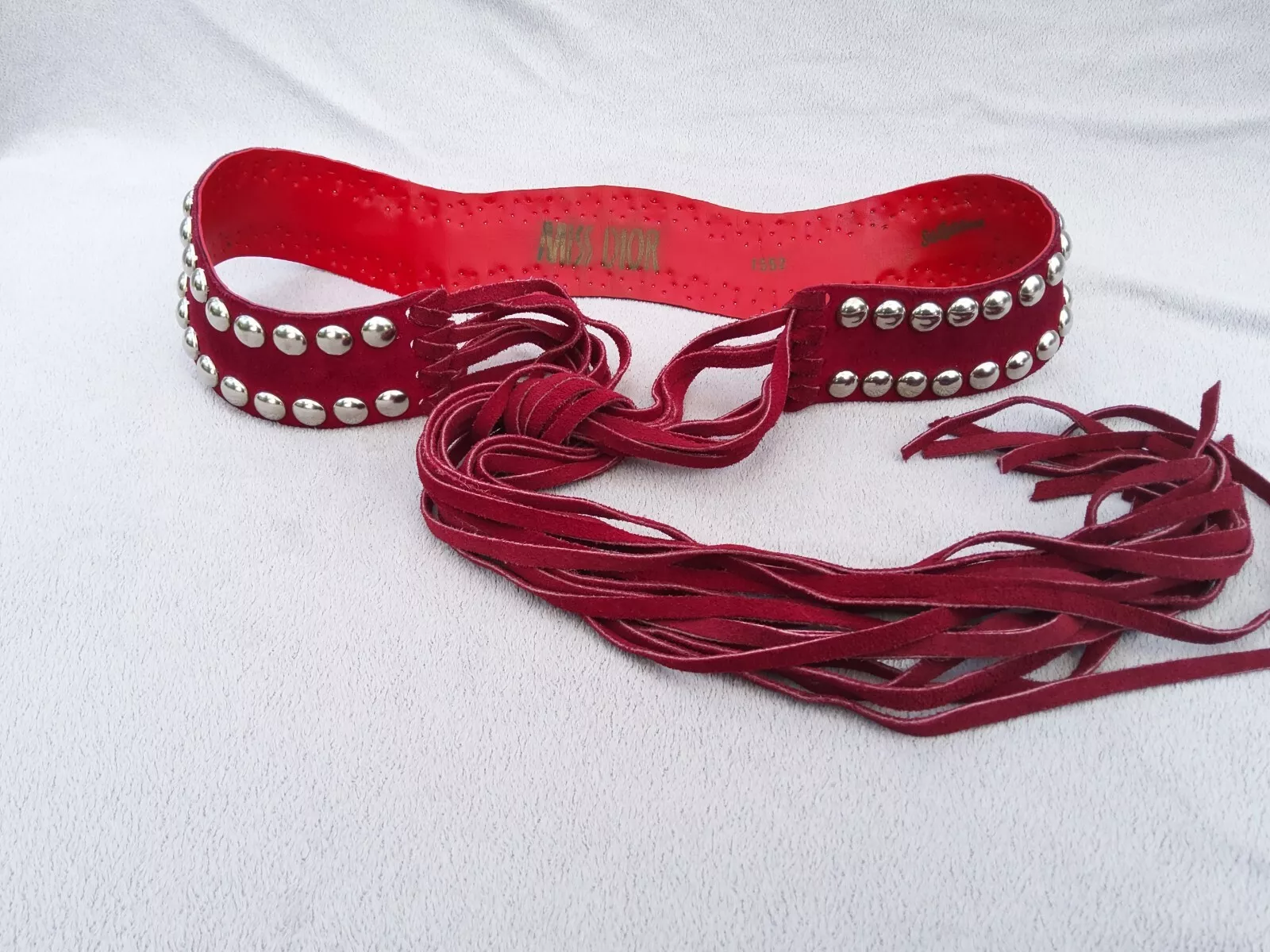 Ceinture en cuir bourguignon frange cloutée Miss Dior par Christian Dior ! Unique en son genre !