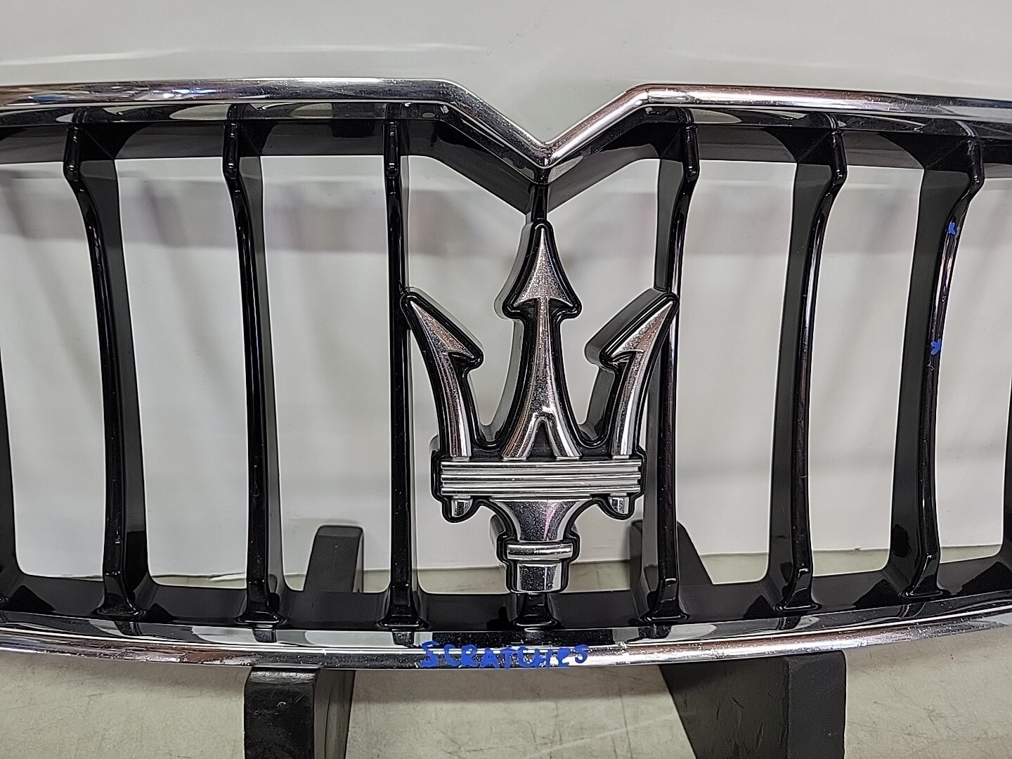 2014 2015 2016 2017 Maserati Ghibli Front Bumper cover Grille Chrome OEM