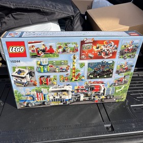 Lego Creator Fairground Mixer (10244) - New *BOX DAMAGED*