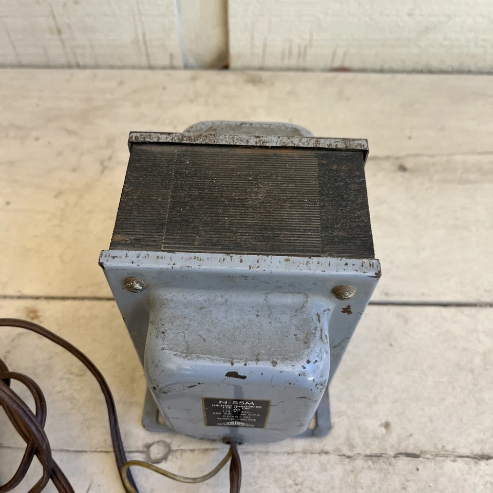TRANSFORMADOR DE AISLAMIENTO TRIAD N-55M 115V PRI. a 115V SEC. 250 VA Foto 2 de 4
