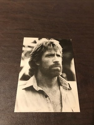 NEW UNPOSTED  MOVIE  POSTCARD - CHUCK NORIS