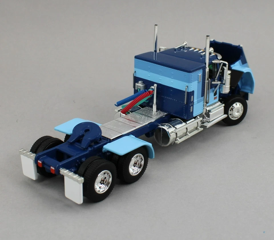 DCP 1:64 *2-TONE BLUE* GMC General 34" Flattop Sleeper Semi Truck *NEW* - Image 3 of 3