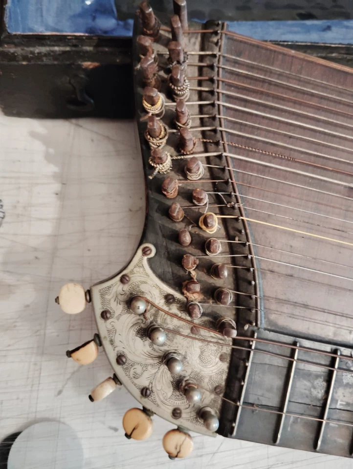 Alte Zither in Originalkoffer, ansehen! - Bild 4 von 4